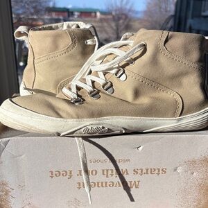 Wildling Tan High-Top Sneakers